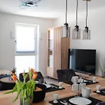 Bps Apartment#8 Homebase - Modernes Erdgeschoss-apartment Mit Smart-tv & Kueche *