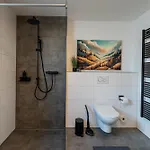 Bps Apartment#8 Homebase - Modernes Erdgeschoss-apartment Mit Smart-tv & Kueche *