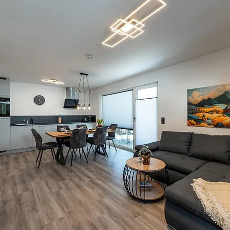 Apartament #8 Jsliving Business Work&Stay - Barrierefrei Private Terrasse Arbeitsplatz Mit Highspeedwlan
